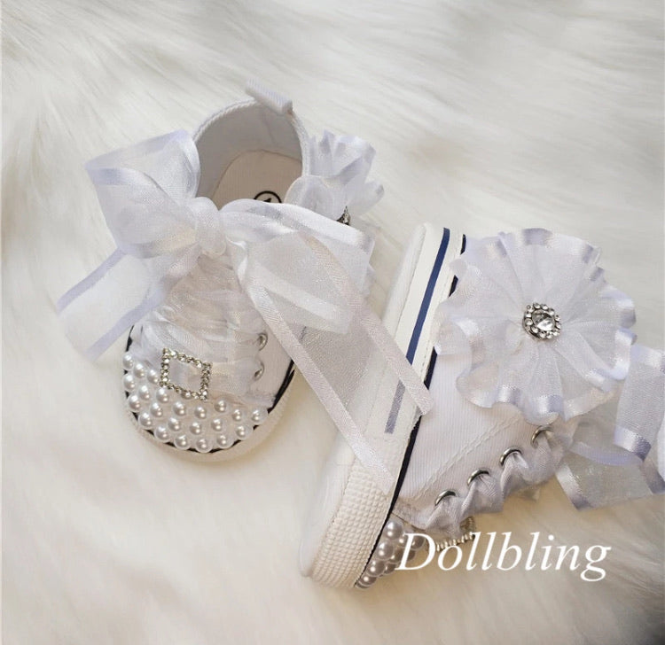 The Pearl & Lace Crib Shoes